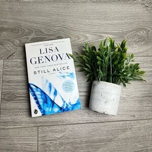 🌷2 for $15🌷 Still Alice by Lisa Genova